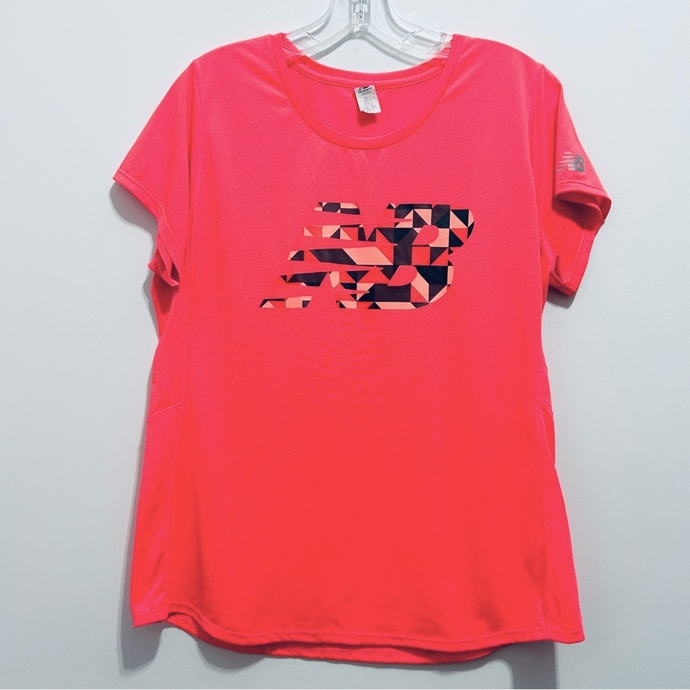 New Balance Women’s Accelerate Athletic Activewear Tee